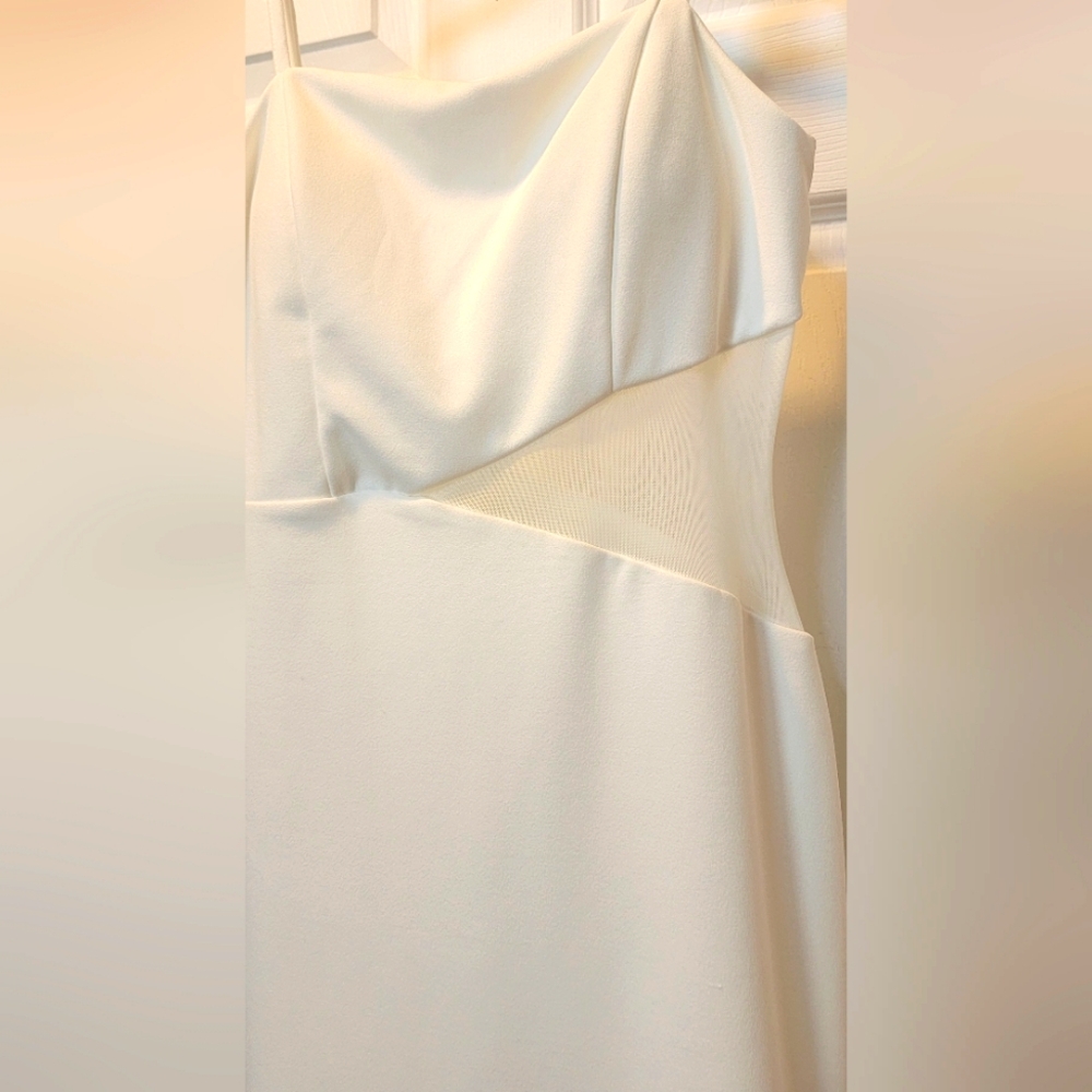 Juniors size medium white dress, with mesh piece on the side - Picture 3 of 4
